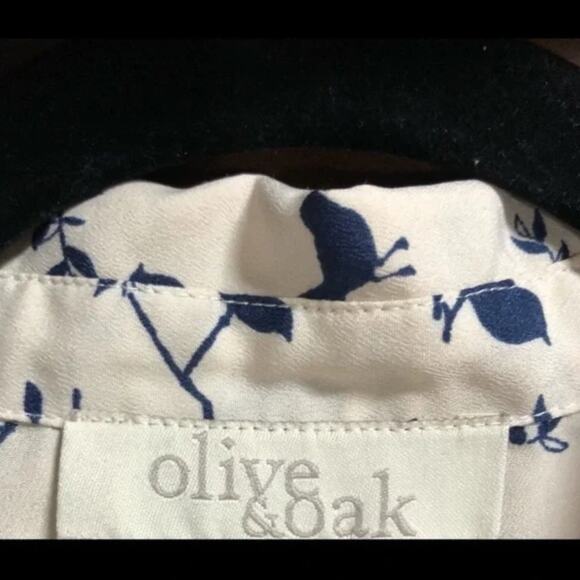 Olive & Oak Sleeveless novelty print top Bird print, button down. - Picture 7 of 11